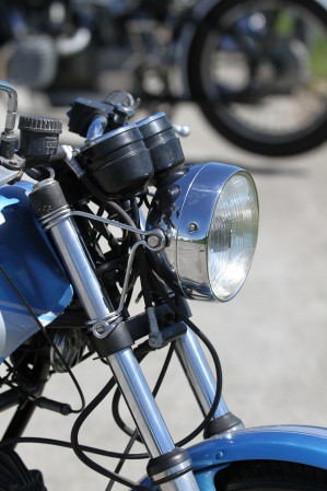 Ducati 860 GTS lampa przednia